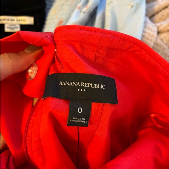 Banana Republic Vibrant Red Garment - Picture 2 of 6